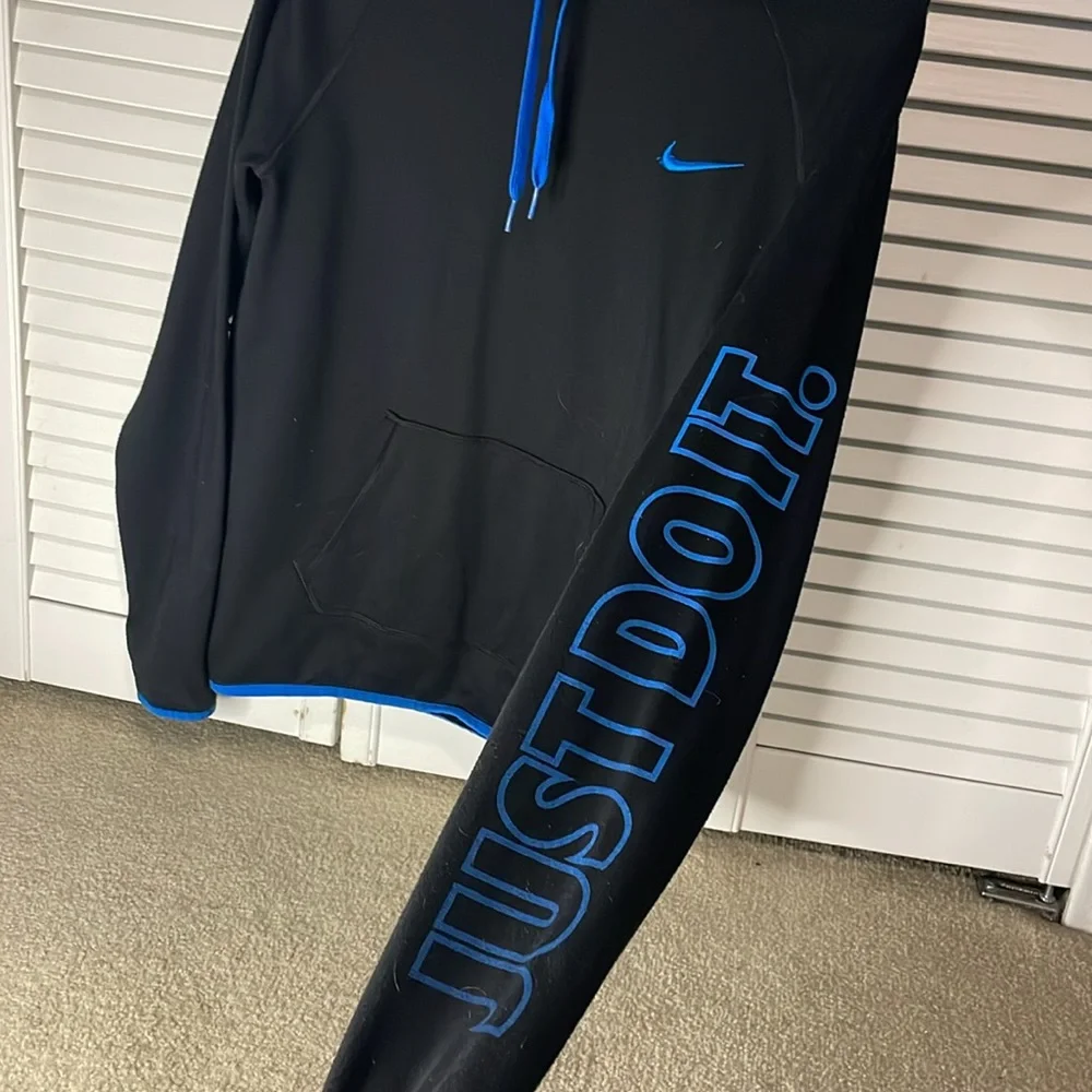 Nike Dri-Fit Sweatshirt - Picture 4 of 5